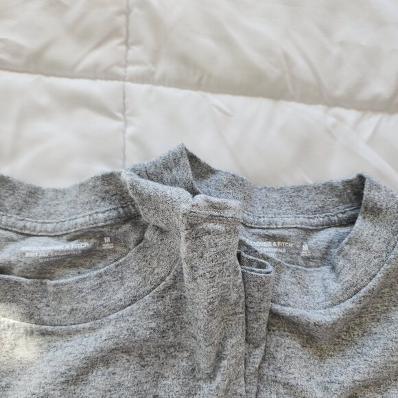 Soft A&F Essentials Oversized Pocket Tees (Pack of 2) - M - Picture 2 of 8